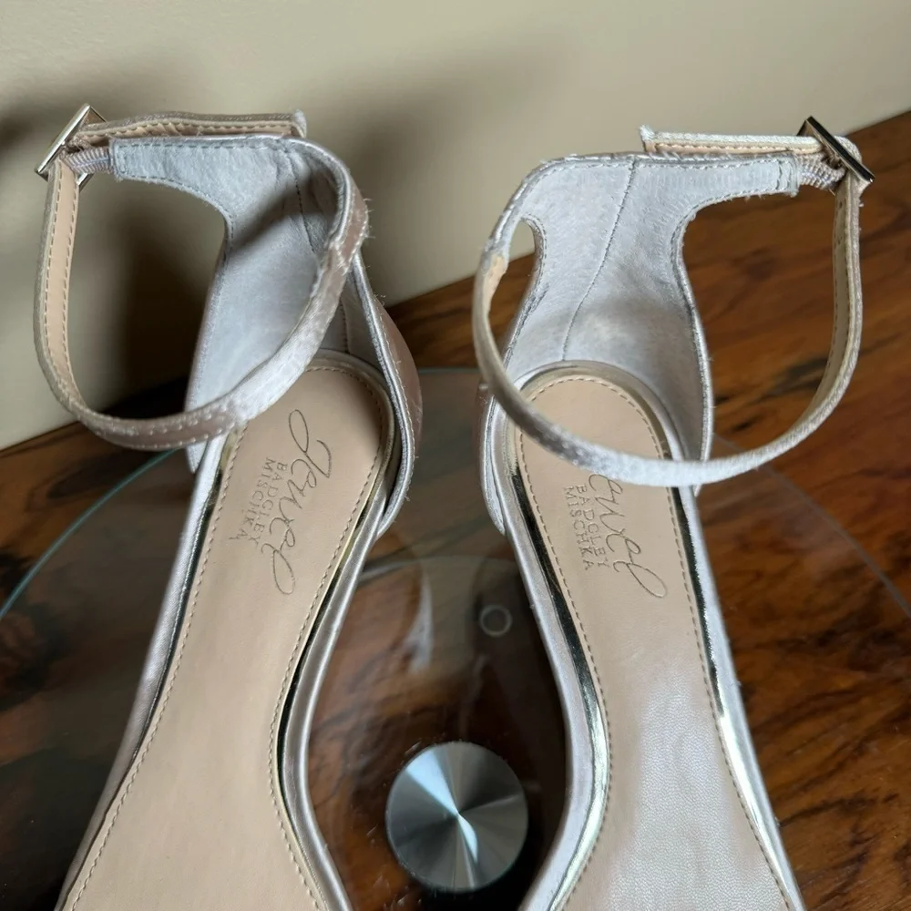 Badgley Mischka Lora Low Wedge Sandal - champagne satin - size 7